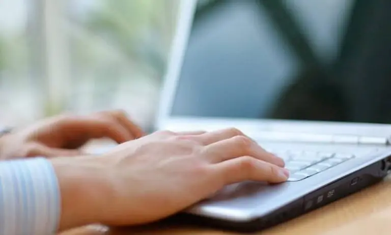 Αίτηση για voucher 200 ευρώ: Πάρτε τώρα δωρέαν tablet και laptop