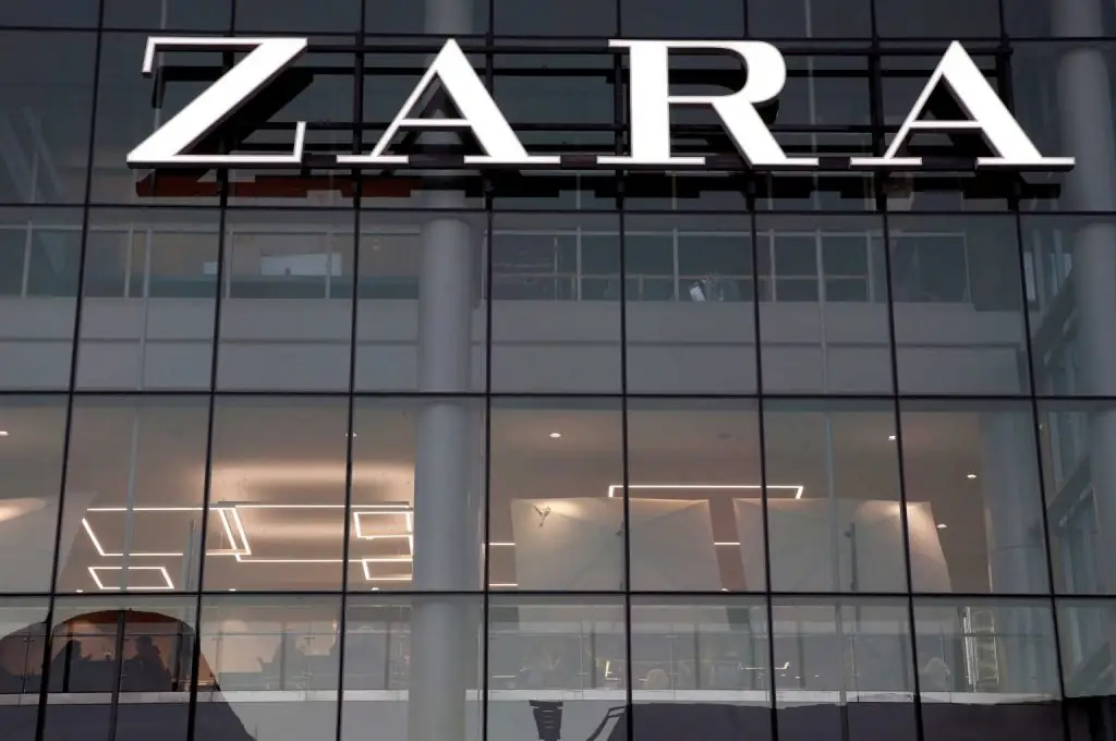Λουκέτο σε Pull&Bear, Stradivarius, Massimo Dutti, Oysho και Bershka