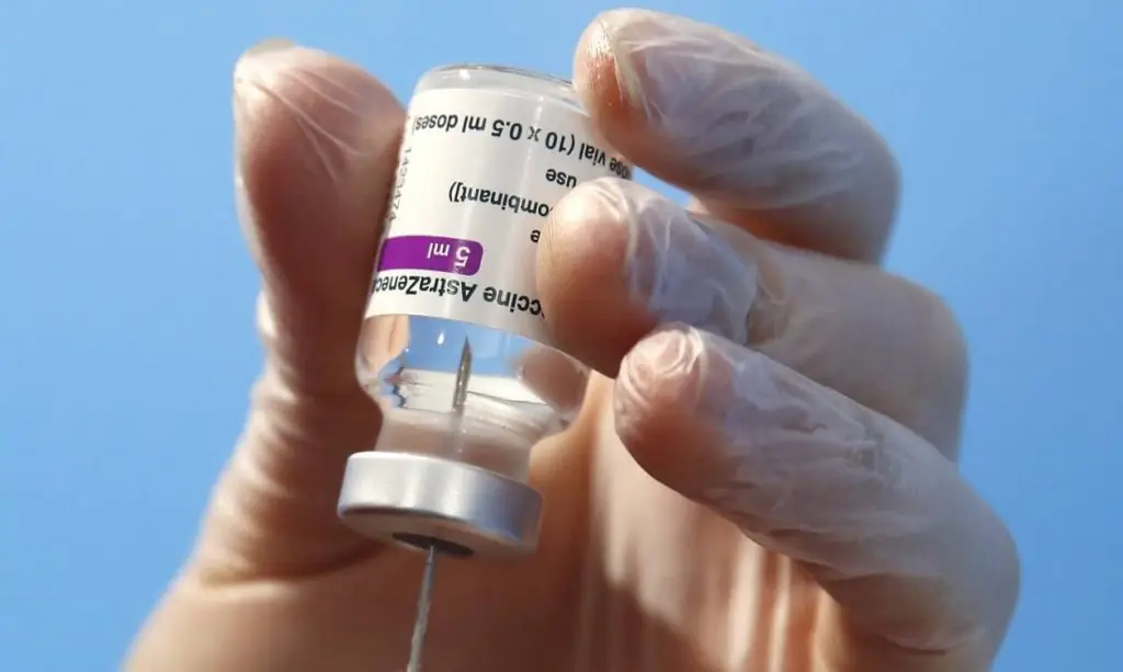 Ραγδαίες εξελίξεις: Αλλάζουν σύσταση AstraZeneca και Johnson – Δείτε το λόγο