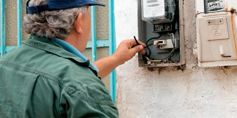 Προσοχή: Αρπάζουν χιλιάδες ευρώ – Μεγάλη απάτη με τη… ΔΕΗ
