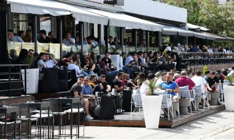 Εστίαση: Αλλάζουν όλα! Το λάθος που δεν πρέπει να κάνετε όταν πάτε για καφέ