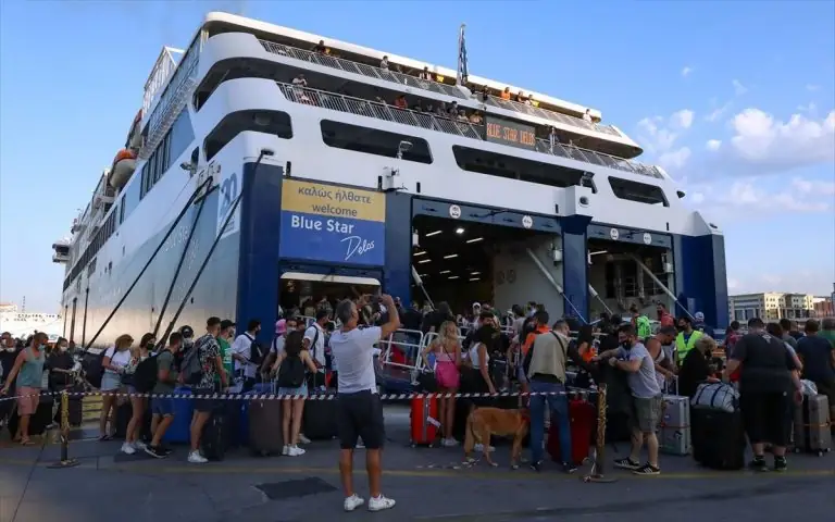 Ανακοίνωση – σοκ για την Blue Star Ferries: Τι θα γίνει με εισιτήρια και πλοία