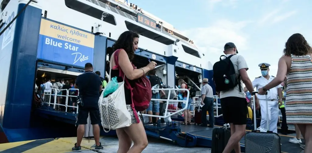 Ταξίδι με πλοίο: Τα έγγραφα που πρέπει να κρατάς στο χέρι – Μην κάνετε αυτό το λάθος