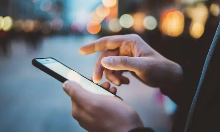 Τέλος το μονοπώλιο: «Σεισμός» σε Wind, Vodafone, Cosmote