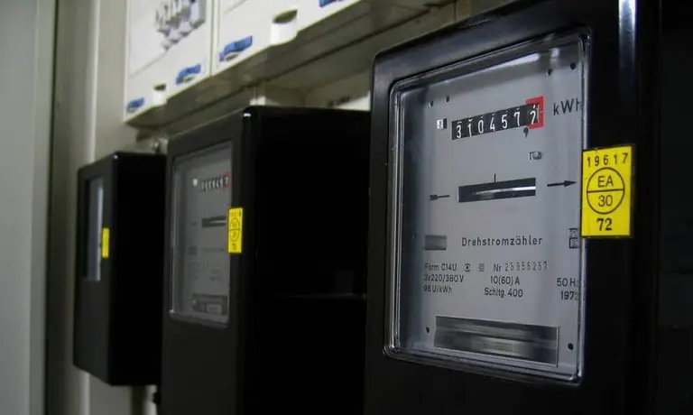 Μεγάλες μειώσεις στο ηλεκτρικό ρεύμα: Δες ΕΔΩ αν είσαι δικαιούχος