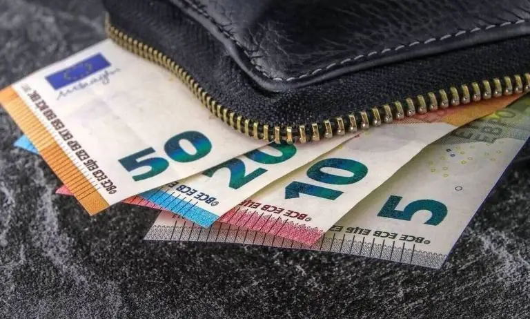 Πώς θα βγείτε 7 χρόνια νωρίτερα στη σύνταξη: Αναλυτικά η διαδικασία
