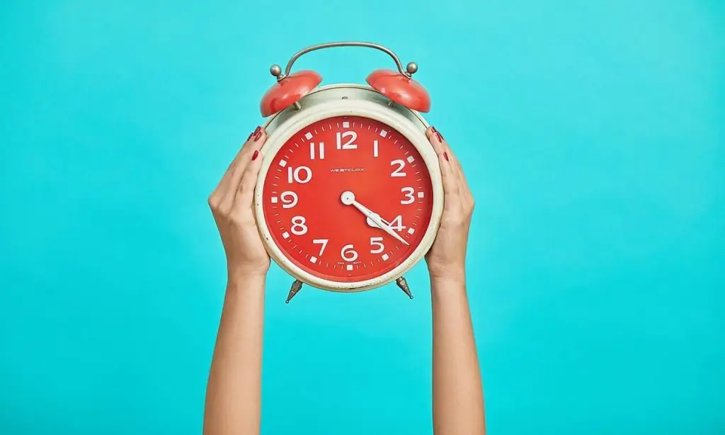 Πότε αλλάζει η ώρα: Οκτώβριος 2021 – θα γυρίσουμε τα ρολόγια μας πίσω τελικά;