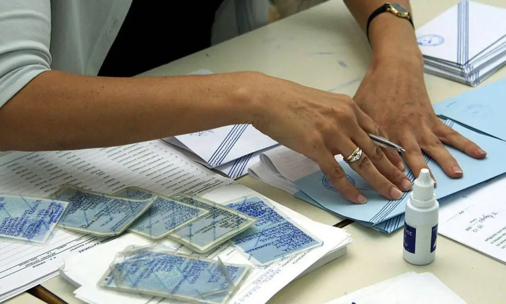 Καταργούνται οι ταυτότητες: Δείτε τι θα τις αντικαταστήσει