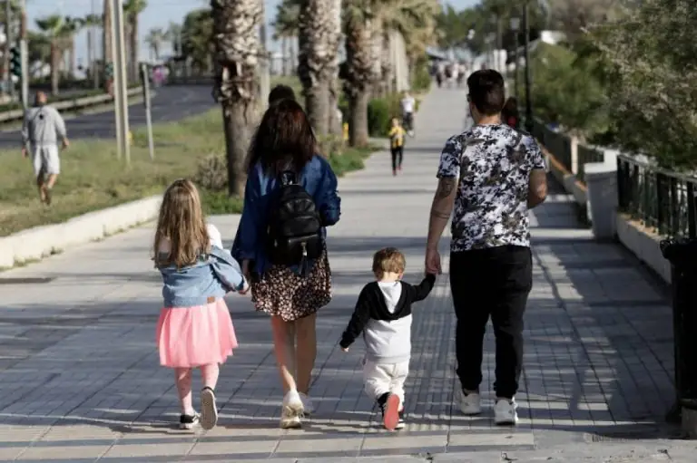 ΟΠΕΚΑ – Επίδομα παιδιού 2021: Απρόσμενη εξέλιξη! Αυξήθηκαν οι δικαιούχοι και τα ποσά – Βήμα προς βήμα η αίτηση