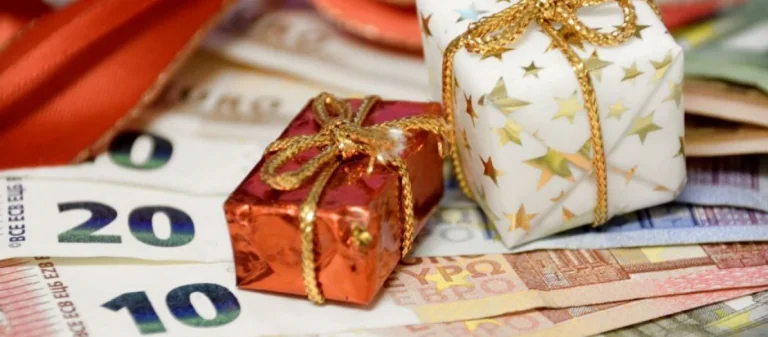 Δώρο Χριστουγέννων 2021: Πότε μπαίνει ο «μποναμάς» που ανακοίνωσε ο Μητσοτάκης