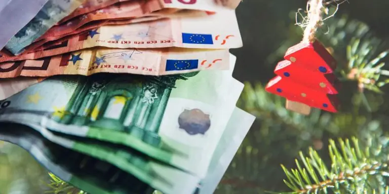 Έκτακτο επίδομα Χριστουγέννων: Ποιοι θα πάρουν από 250 έως 1.000 ευρώ
