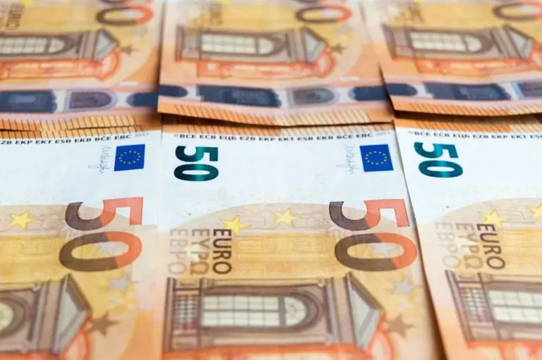 To μεγάλο μυστήριο με τα χαρτονομίσματα: Διαβάστε τι έχει συμβεί
