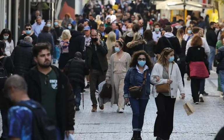 Νέα μέτρα: Αυτά ανακοινώνονται – Διπλή μάσκα, υποχρεωτική τρίτη δόση και… lockdown
