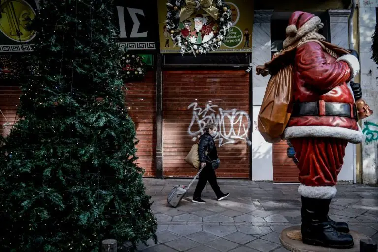 Αποκάλυψη: Το σχέδιο της κυβέρνησης για Χριστούγεννα 2021 και Πρωτοχρονιά 2022