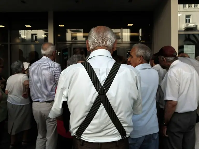 Προσοχή: Η Εφορία παίρνει αυτόματα λεφτά από τους λογαριασμούς