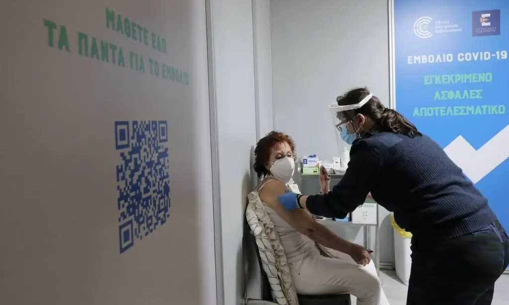 Εκτακτη ανακοίνωση: Ποιοι ΔΕΝ πρέπει να κάνουν την τρίτη δόση