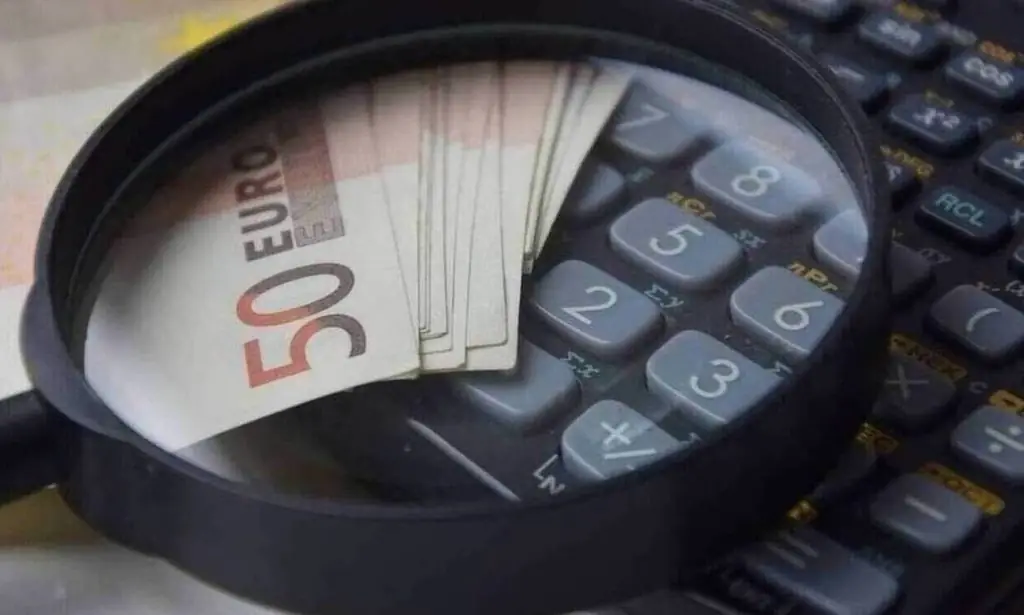 Αποκάλυψη: Έτσι βρίσκει η Εφορία αν έχετε κρύψει εισοδήματα – Πώς τα ξετρυπώνει
