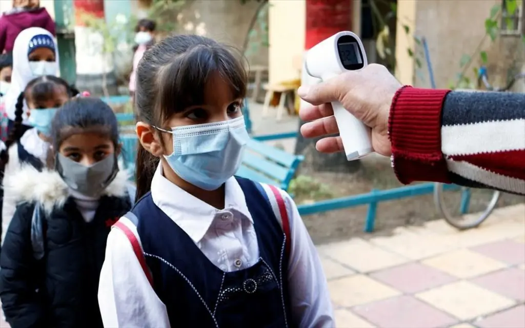 Κορονοϊός: Αυτά είναι τα ύποπτα συμπτώματα σε παιδιά – Πόσο ασφαλές είναι το εμβόλιο