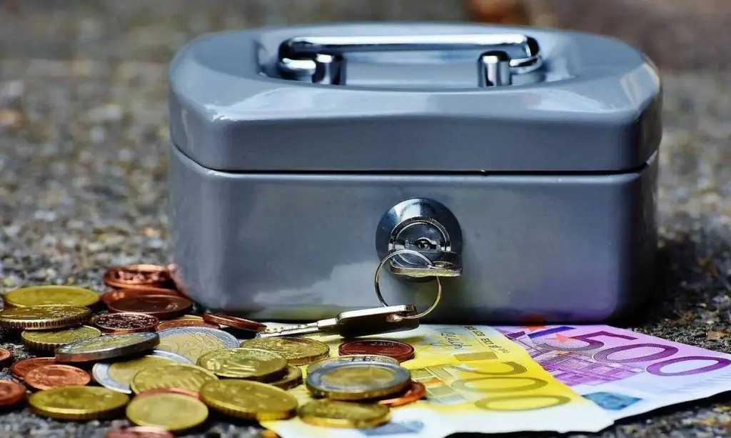 Η απόλυτη ντροπή: «Μαχαίρι» 50% στον μισθό όσων γονιών νοσούν τα παιδιά και θα πρέπει να μείνουν σπίτι