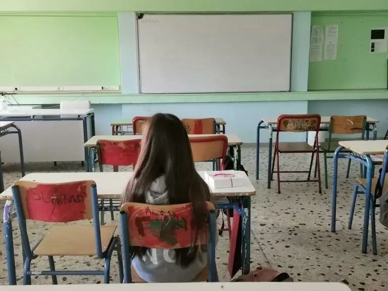 Ανατροπή -«βόμβα» με τα σχολεία: Έκτακτη ανακοίνωση! Πότε ανοίγουν τελικά
