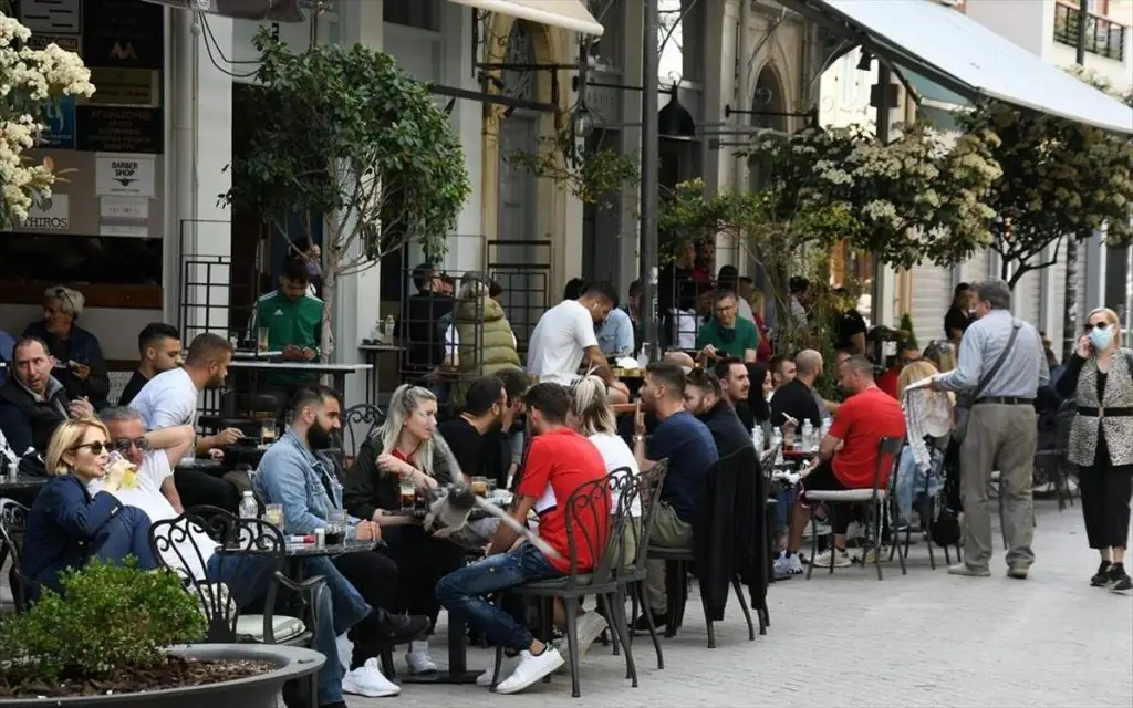 Νέα μέτρα: Τι ισχύει από το Σάββατο για εστίαση, γήπεδα, τηλεργασία