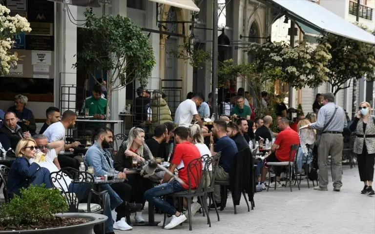 Νέα μέτρα: Τι ισχύει από το Σάββατο για εστίαση, γήπεδα, τηλεργασία
