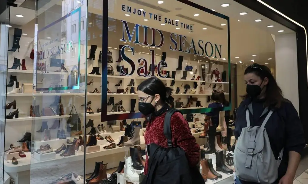 Εορταστικό Ωράριο Πάσχα 2022: Τι ώρα ανοίγουν και κλείνουν τα μαγαζιά