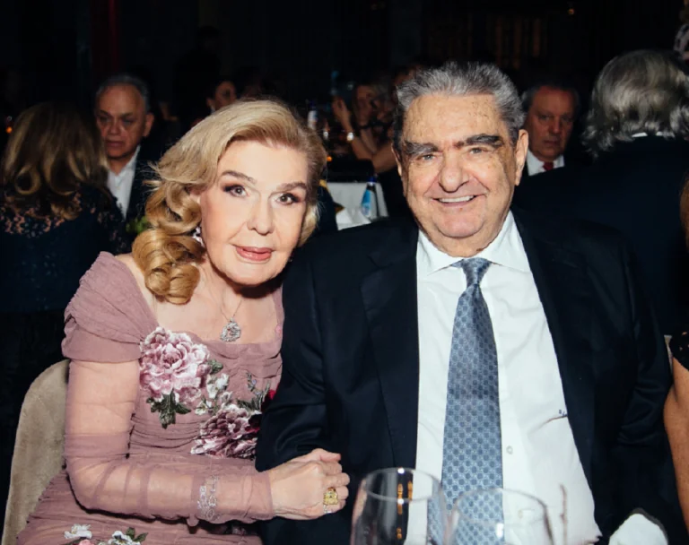 Οριστικό: Έπεσαν οι υπογραφές – Ελέγχει όλη την Ελλάδα ο Βαρδινογιάννης – Έκλεισε το deal