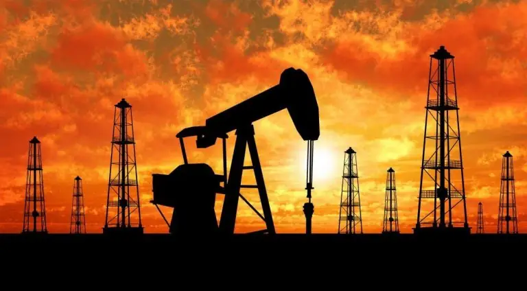 Αυτό που έρχεται δεν το περιμένει κανείς: Τρόμος για τη βενζίνη