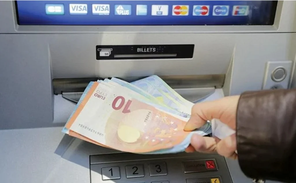 Φιάσκο με τις συντάξεις: «Κρεμάνε» χιλιάδες Έλληνες