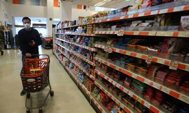 Προσλήψεις σε σούπερ μάρκετ 2023: Άνοιξαν δεκάδες θέσεις για τις γιορτές – ΕΔΩ τα βιογραφικά σας