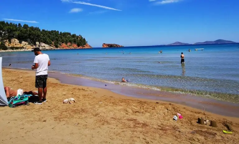 Έκτακτο επίδομα διακοπών 300 ευρώ: Ποιοι είναι οι δικαιούχοι – Πώς θα το πάρετε
