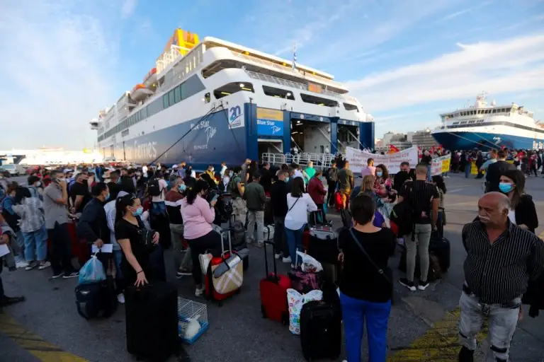 Ακτοπλοϊκά εισιτήρια: Τέλος χρόνου! Κλείστε τα απόψε