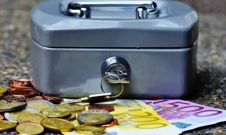 Επιδόματα: Ποιοι δικαιούνται 1.375 ευρώ – Πώς θα το πάρετε