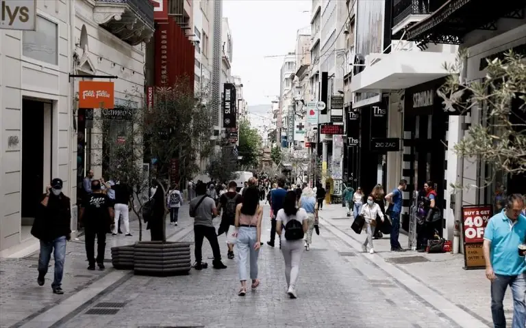 Αγίου Πνεύματος 2022: Για ποιους είναι αργία – Τι ισχύει για σούπερ μάρκετ, μαγαζιά, τράπεζες