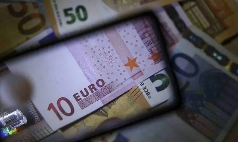 Ανατροπή με τις τράπεζες: «Βγάλτε τώρα τα λεφτά σας» – Δείτε τι έχει συμβεί
