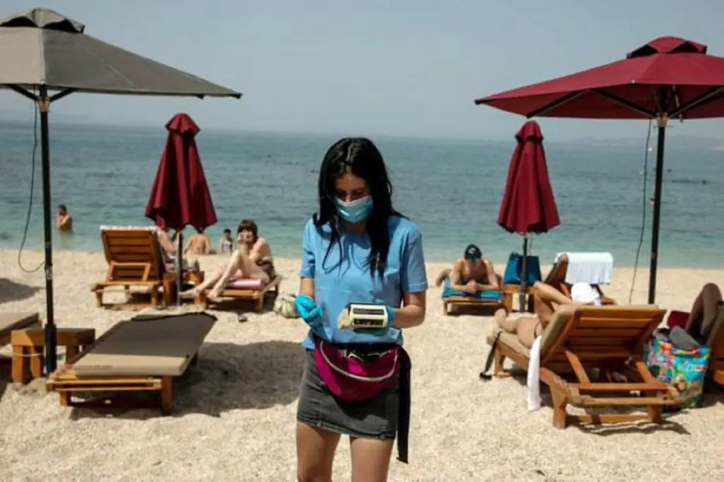 Δεκαπενταύγουστος: Πώς αμείβεται η αργία – Τι πρέπει να γνωρίζουν οι εργαζόμενοι