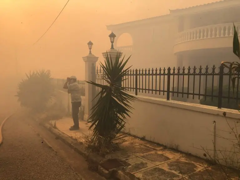 Φωτιά τώρα: Επίδομα στους πληγέντες – Δείτε πόσα θα πάρουν αποζημίωση