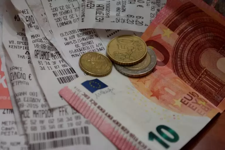 Καταργούνται οι αποδείξεις: Δείτε τι αλλάζει στις ζωές μας