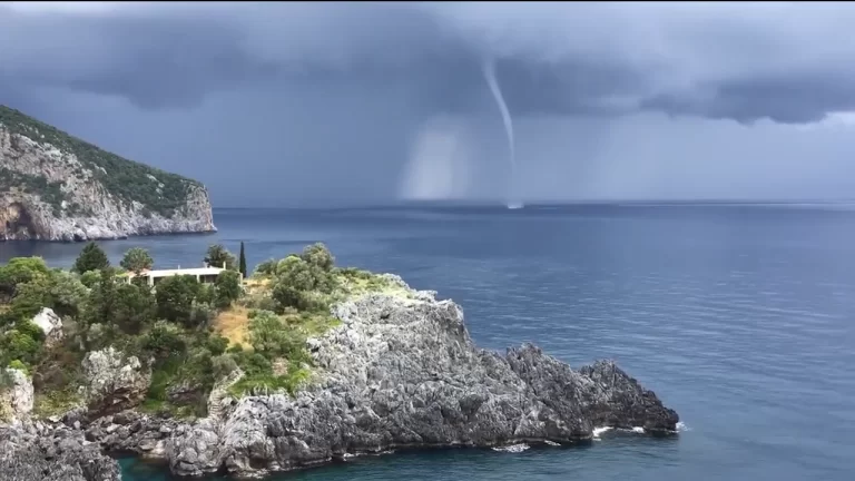 Καιρός: Άσχημα νέα! Μπουρίνια μέχρι Δεκαπενταύγουστο
