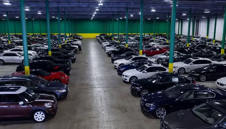 Θέλεις καινούγιο αυτοκίνητο από 300 ευρώ; Ανοίγει η αποθήκη για τις δημοπρασίες