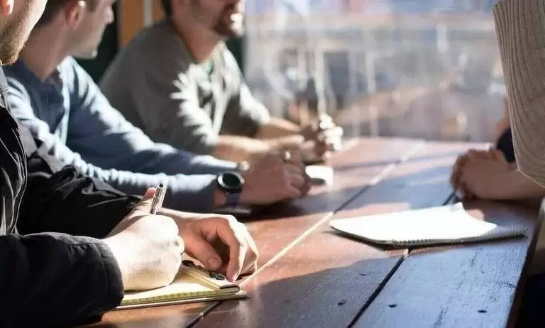 ΟΑΕΔ 2022: 7 προγράμματα με 56.220 θέσεις έως 951 ευρώ μισθό