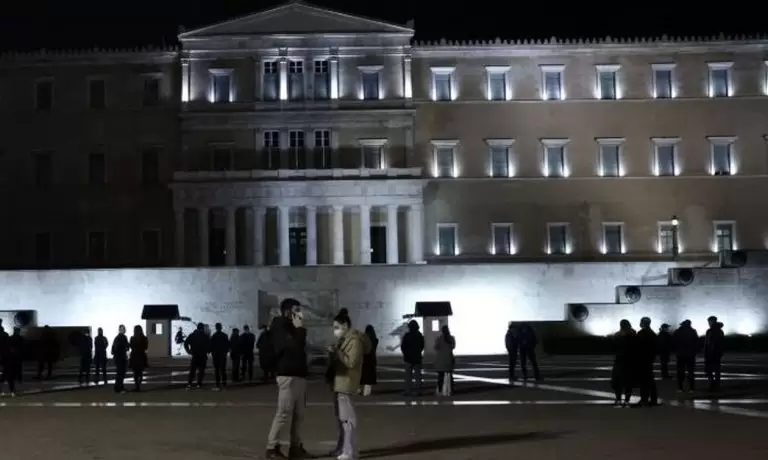 «Πάγωσαν» όλοι με αυτό που είδαν στο Σύνταγμα: Αυτό δεν έχει ξαναγίνει