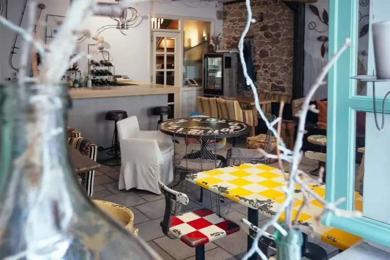 Σοκ! Κλείνει πασίγνωστο καφέ στο κέντρο της Αθήνας – Ανακοινώθηκε