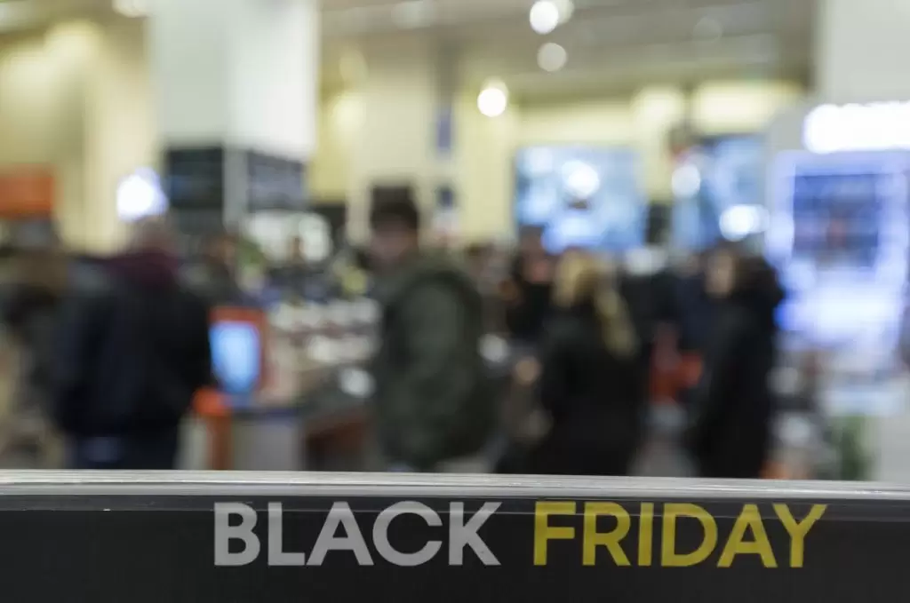 Black Friday και ανοιχτά μαγαζιά την Κυριακή – Το ωράριο καταστημάτων και σούπερ μάρκετ