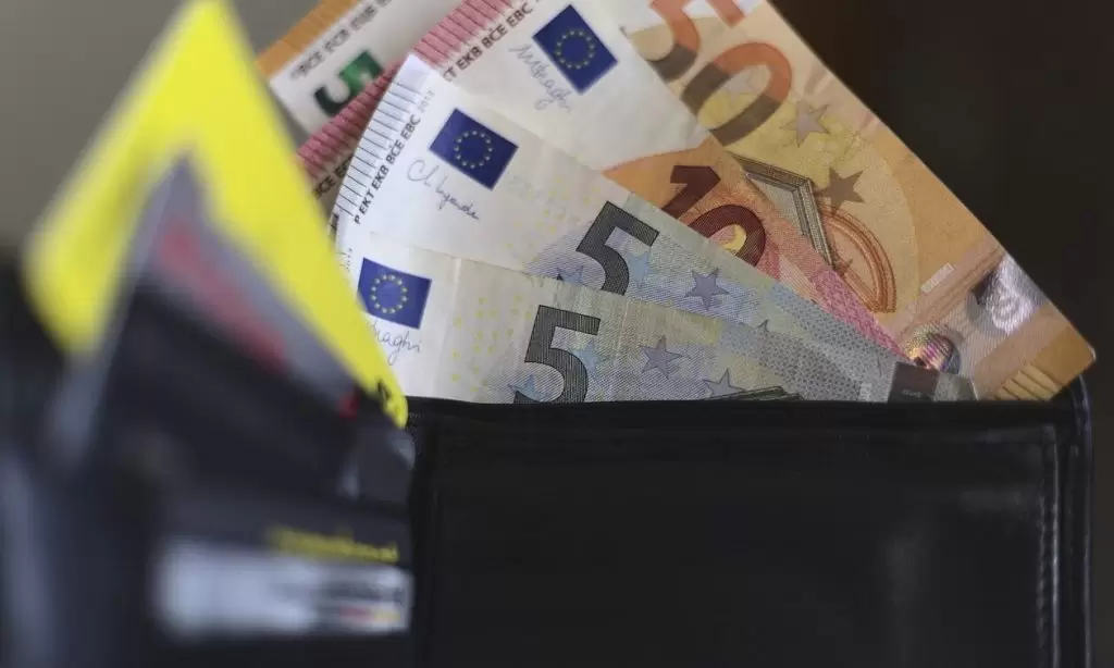 Επιταγή ακρίβειας 2022: Πότε θα καταβληθεί – Ποιοι θα πάρουν τα 250 ευρώ