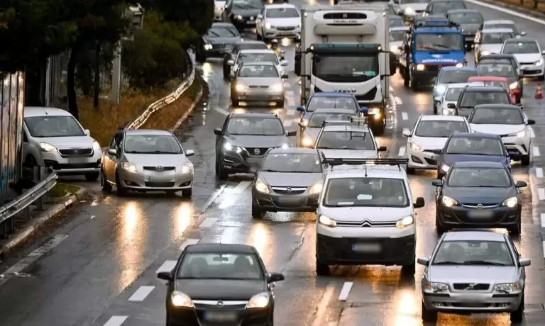 Χάος στην Αθήνα: Γέμισε η πόλη αυτοκίνητα – «ζόμπι» – Τι είναι και γιατί προκαλούν… έμφραγμα