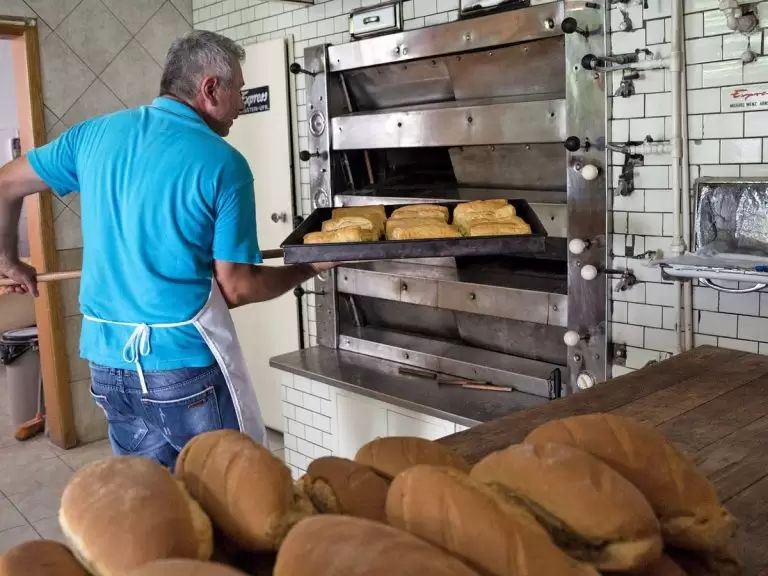 Σιτηρά: Κινδυνεύει με πείνα η Ελλάδα; Φτάνουν τα αποθέματα;