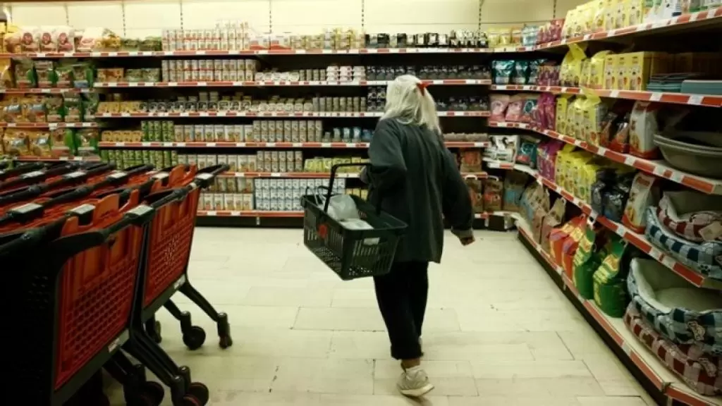 Σούπερ μάρκετ: Όλη η λίστα με τα προϊόντα που μειώθηκε η τιμή τους