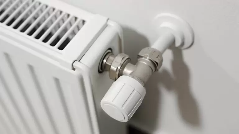 Θέρμανση: Τι με συμφέρει; Καλοριφέρ, κλιματιστικό ή σόμπα;